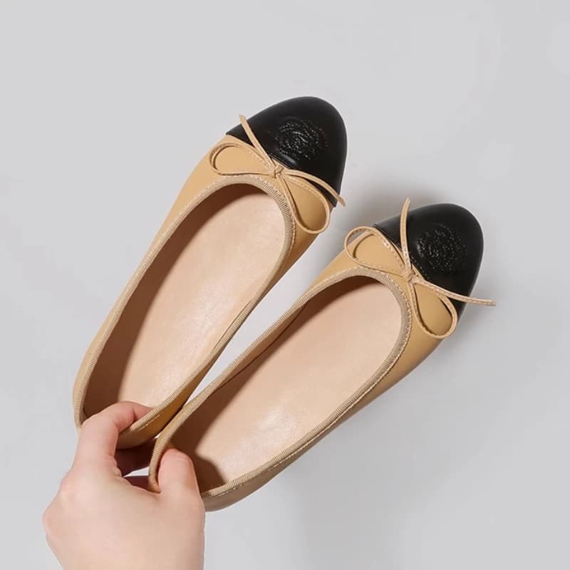 Scarpe da balletto 2025 Nuova bocca leggera Scarpe basse versatili abbinate ai colori con fiocco da donna