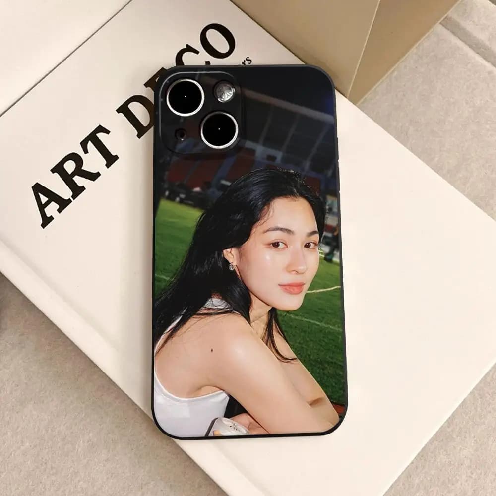 Actress L-Lingling Kwong Phone Case For iPhone 17 Air 16 15 14 Plus 13 12 11 Pro Max 16e Shockproof HD Clear Back Cover