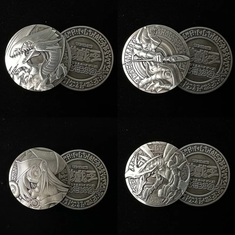 Gioco fatto in casa King Relief 25° anniversario Tre Illusioni Dio Occhi azzurri Drago bianco Strega nera Moneta in metallo Portachiavi Collana con ciondolo