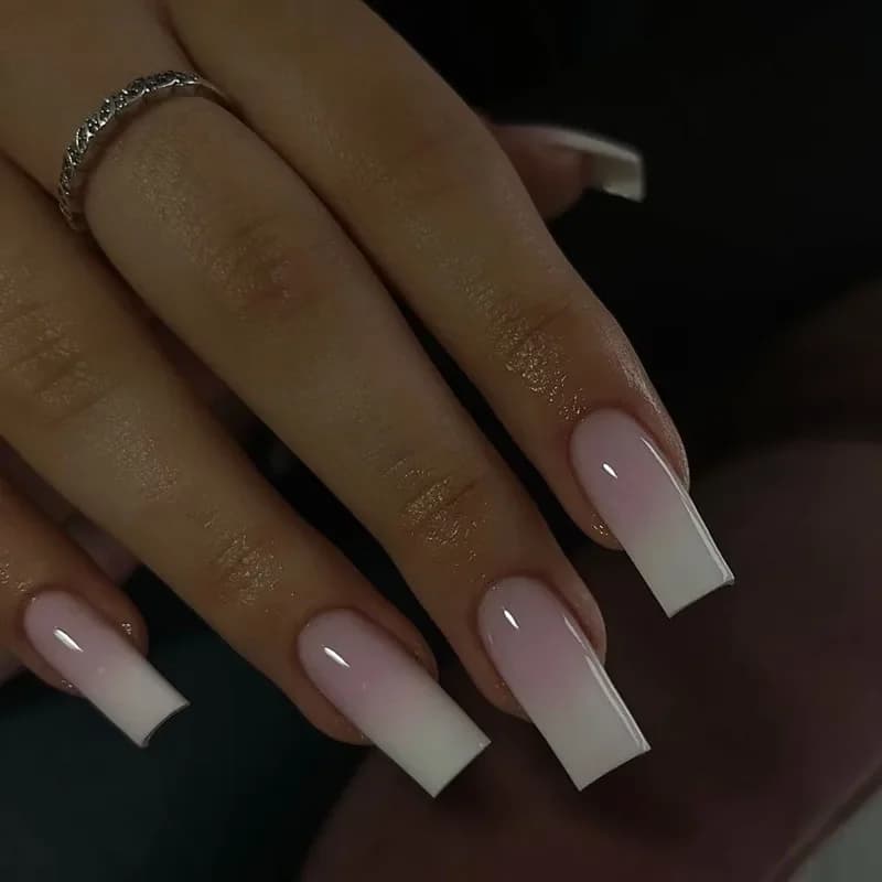 Set di 24 Unghie Finte Acriliche Quadrate di Media Lunghezza, Sfumate Rosa e Bianco, per Incollaggio, Nail Art