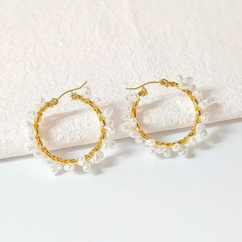 Versatile earrings with Bohemian Pearl Beads for women working by hand with simple geometry, alloy circle, jewelry with fashionable rice beads