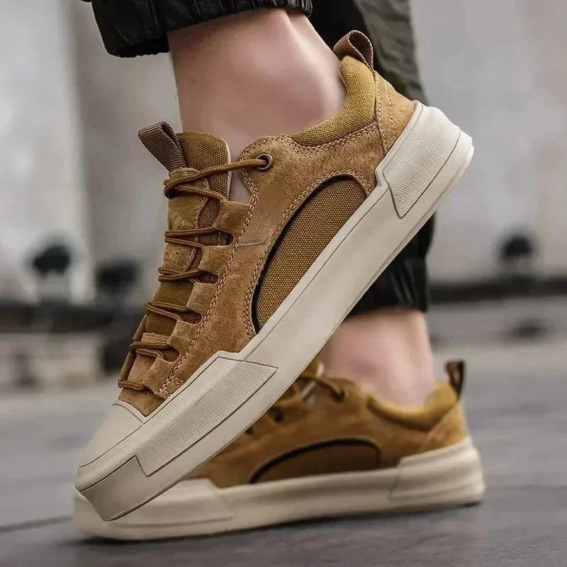 Scarpe Casual in pelle da uomo 2024 nuove scarpe da uomo High-top nero Casual scarpe da ginnastica maschili piattaforma nuovi mocassini da uomo Tenis Masculino