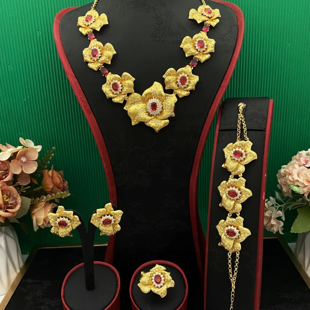 Set di Gioielli Falair per Donna, Collana in Rame Placcato Oro con Zirconi, Grande Ciondolo a Fiore, Orecchini, Bracciale e Anello di Lusso per Matrimonio