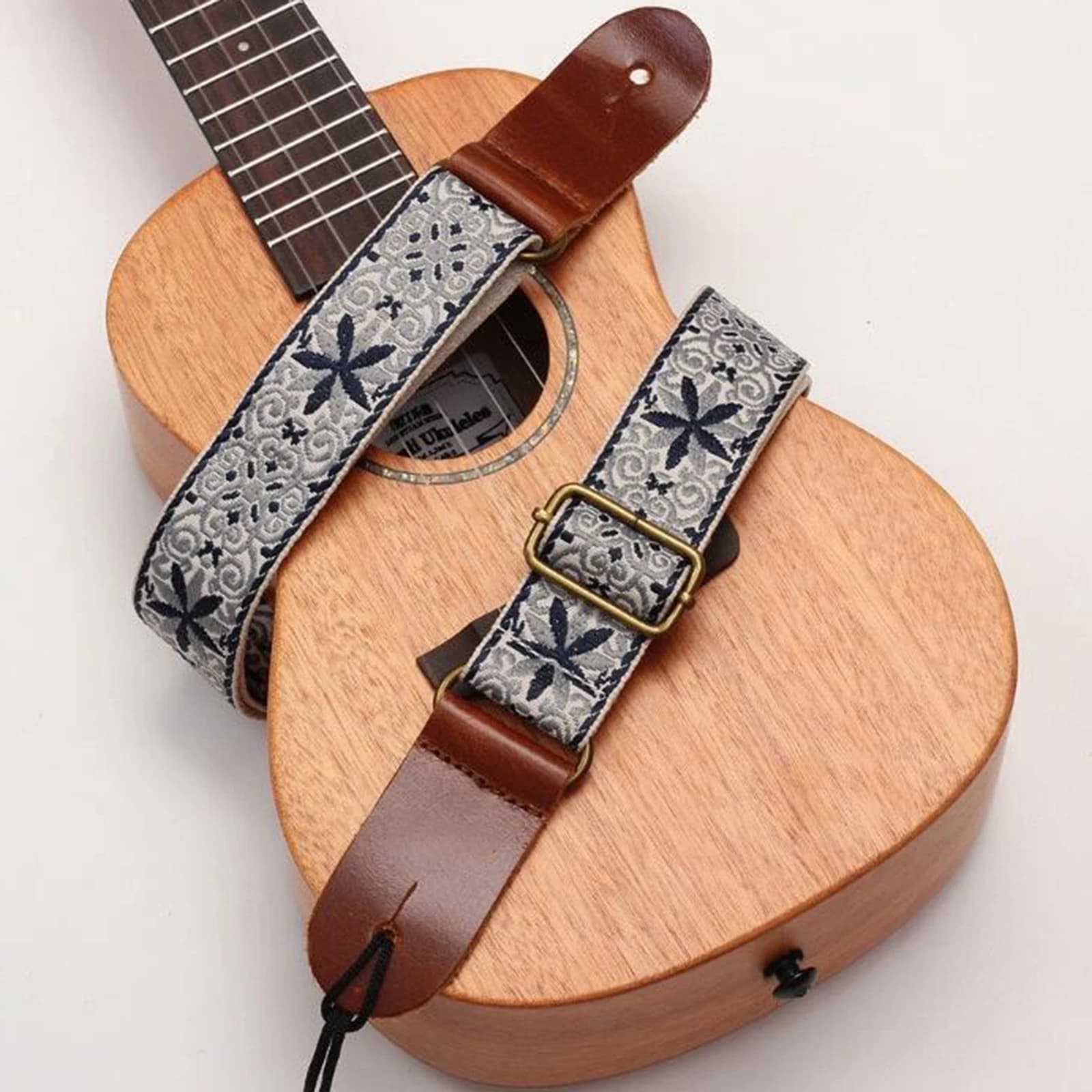 Cintura per ukulele Cintura in cotone lavorato a maglia stile bohémien per ukulele o chitarra di piccole dimensioni 77-134 cm Accessori per chitarra a lunghezza regolabile