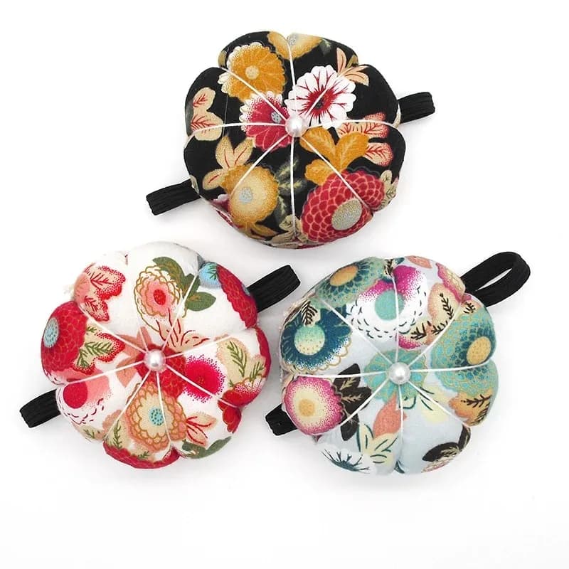 2026 Random Color Pumpkin Shape Needle Pin Cushion Holder Sewing Kit DIY Craft Sewing Pin Elastic Wrist Band Pincushions2026