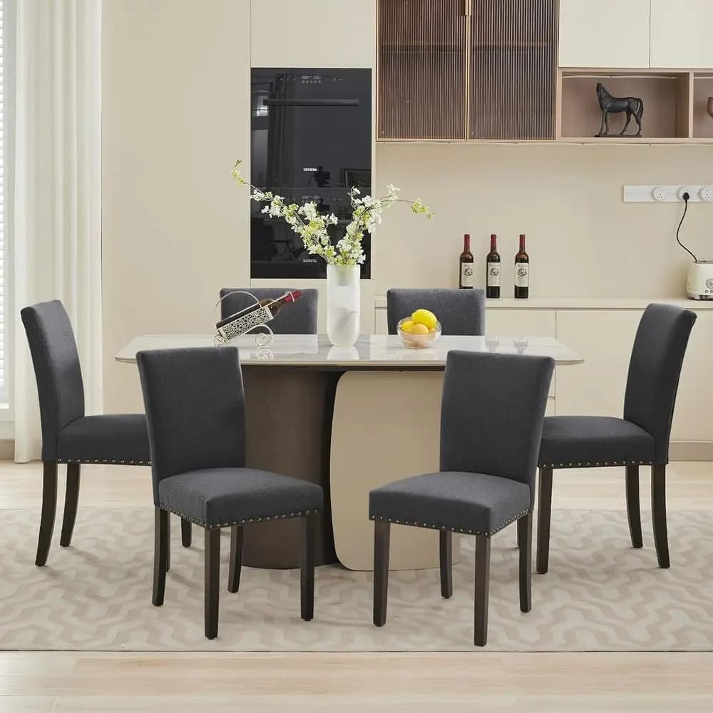 Set da pranzo Parsons imbottito da 6 pezzi con finiture a borchie, tessuto grigio, gambe in legno robusto, sedili imbottiti