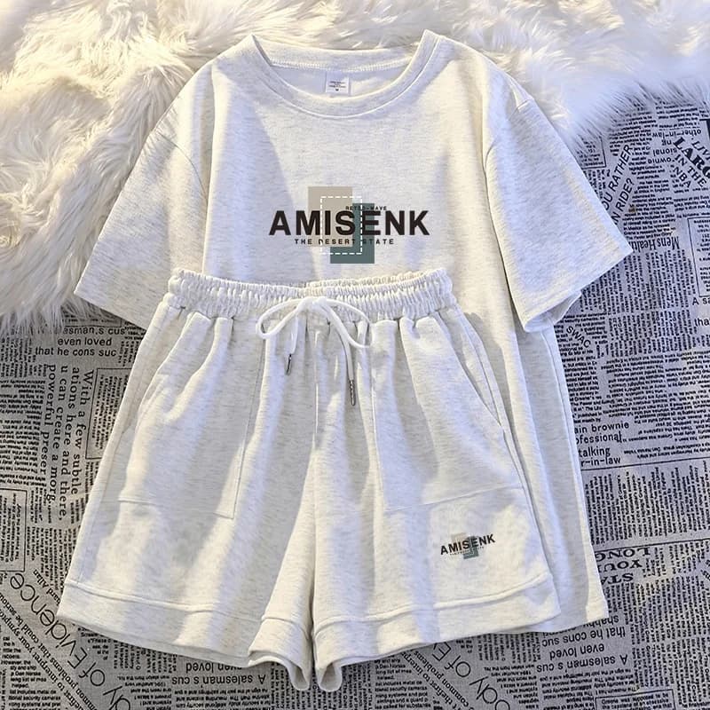 Fashionable Two-Piece Women's Summer Outfit Set High-End Casual Sportswear Ensemble for Ladies South Oil Premium Collection