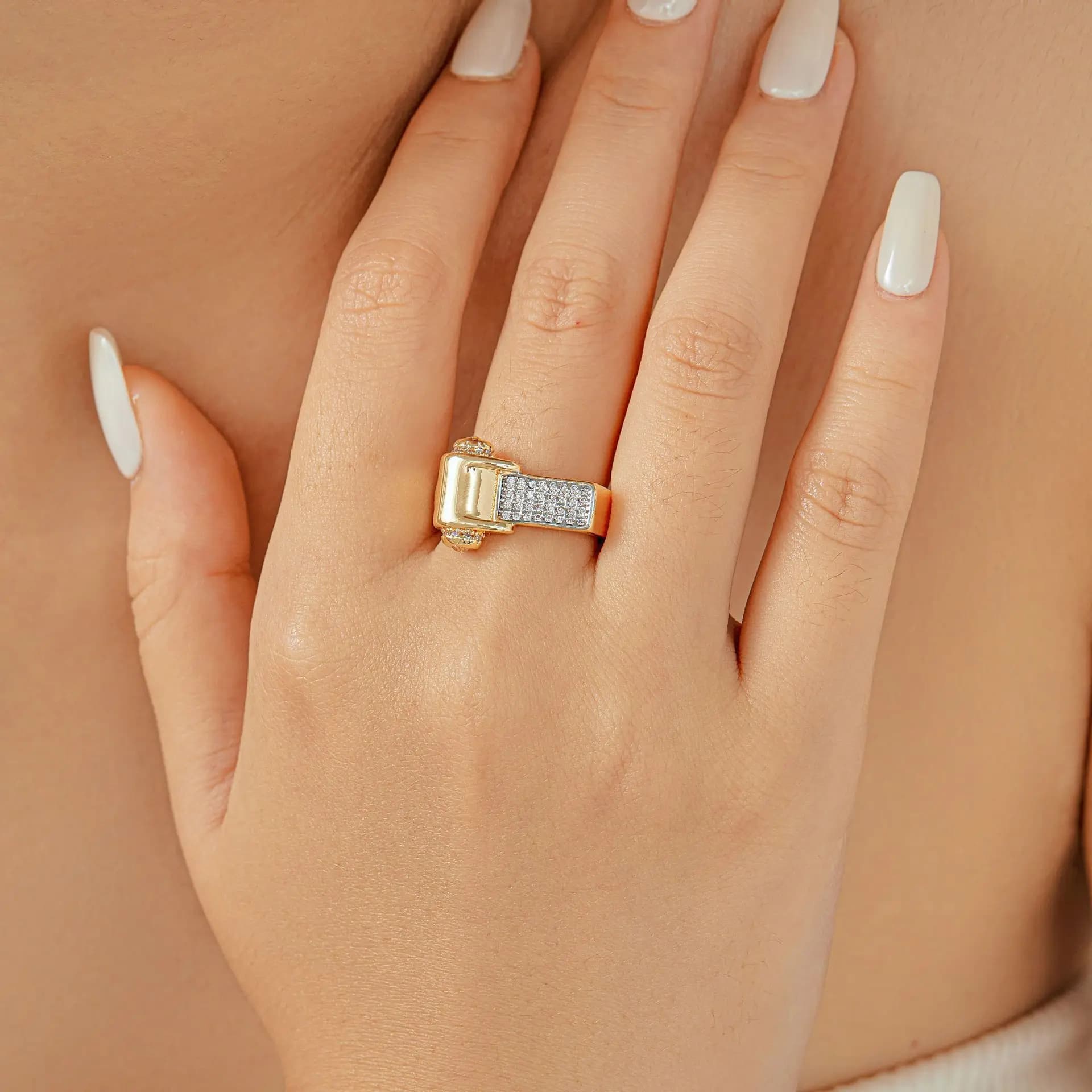 New stylish niche temperament zircone bicolor galvanic ring autumn winter light luxury high-end jewelry
