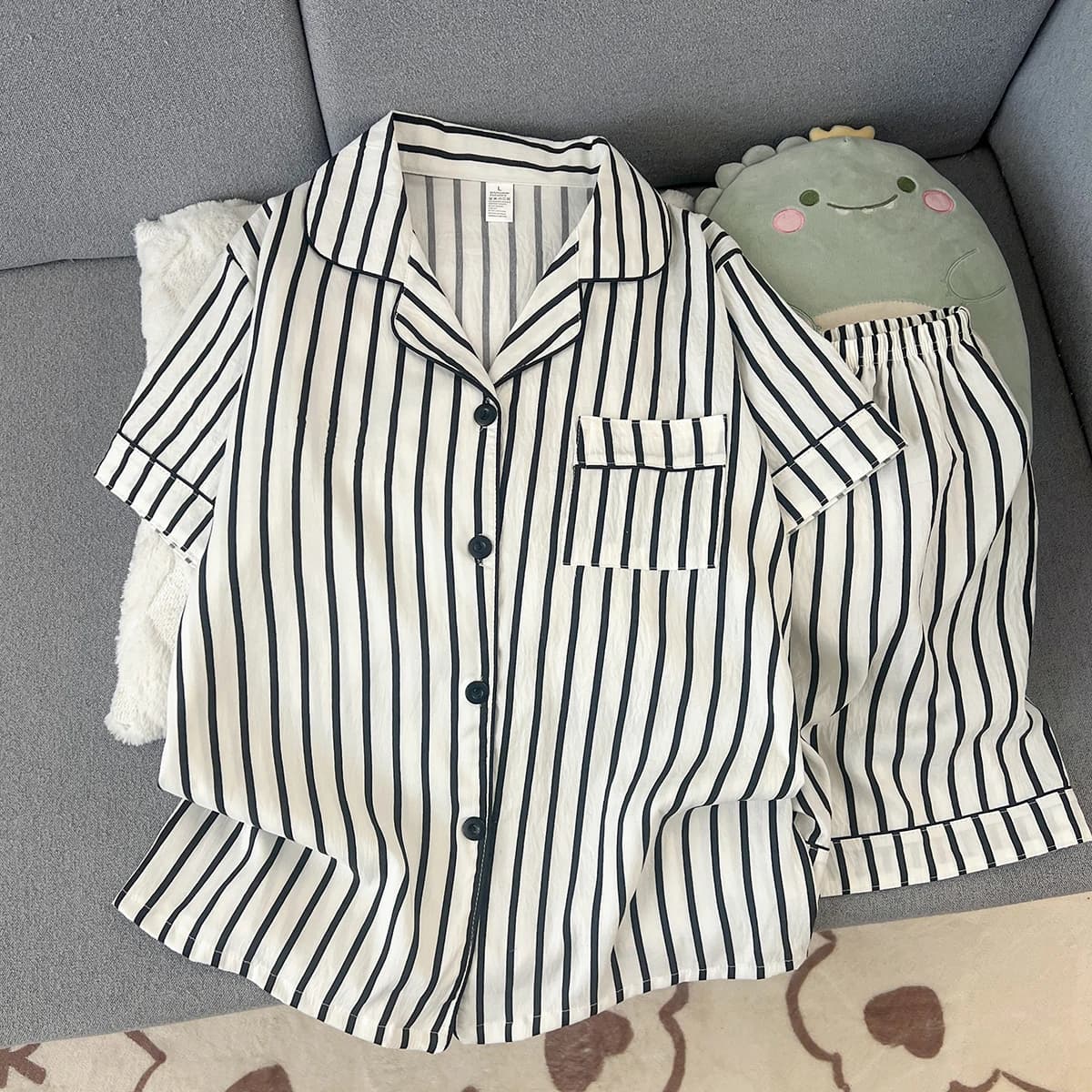 Women's Summer Pajamas, Thin Striped Pattern Short-Sleeved Shorts, Sweet and Cute, Can Be Worn Outside in Summer, Two-Piece Home Wear Set