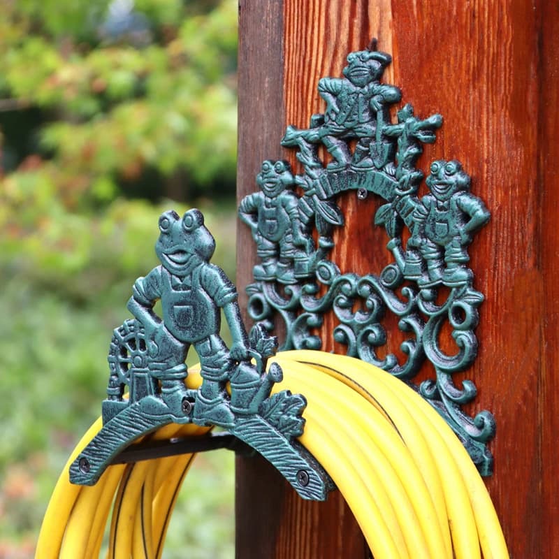 Filamma in cast iron for irrigation with four happy frogs, wall mounted vintage garden coat rack, durable