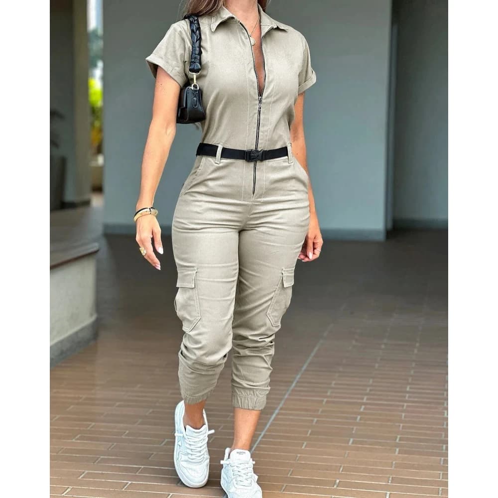 Tuta Corta da Donna con Colletto Rovesciato, Maniche Corte, Zip Frontale, Polsini, Tasche e Cintura - Stile Casual Cargo