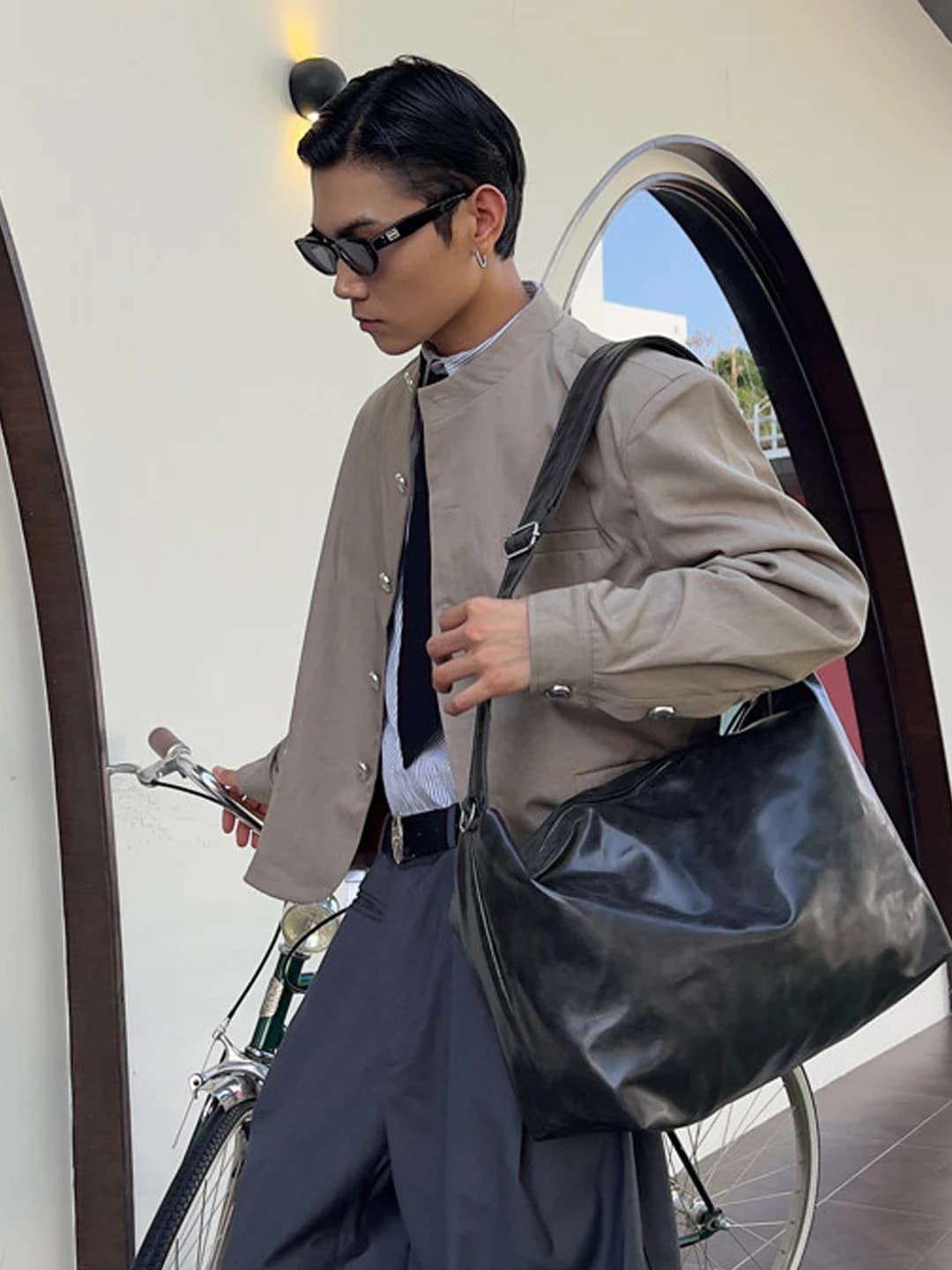 NIN Commuter Large Capacity Soft Leather Tote Bag Unisex Street Style Backpack Casual Single Shoulder Handbag PU Material