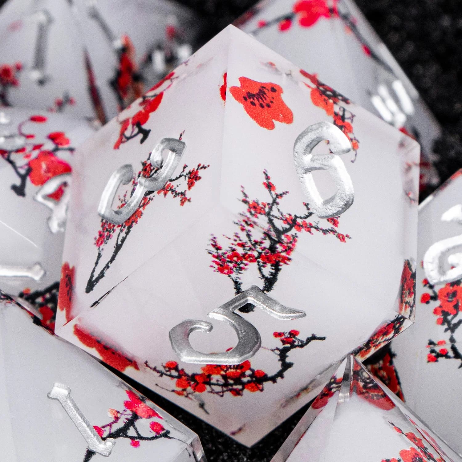 White Plum Blossom Dnd Dungeon e Dragon Dice con bordo affilato in resina a doppio strato D e D D&D Gioco di ruolo poliedrico Roll Dice