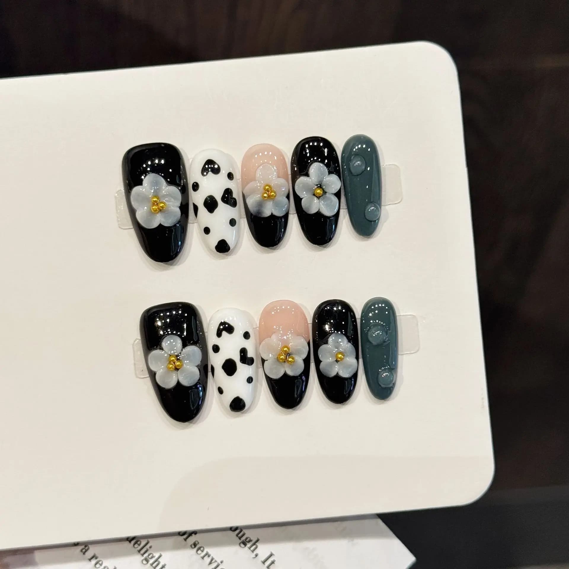 10pcs Handmade Oval Press on Nails with 3D Flower Design Cow Pattern Wearing False Nails Wearable Fashion French Fake Nail Tips