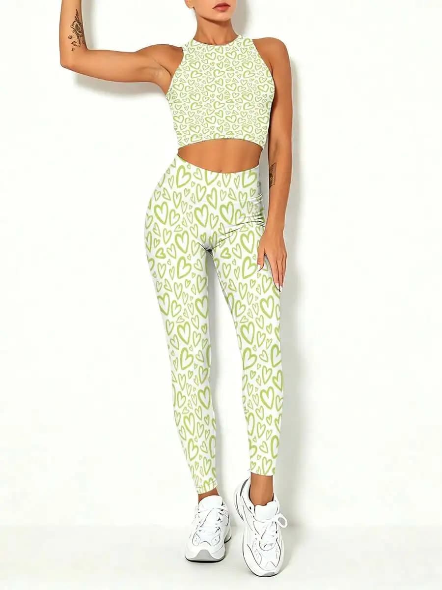 Set da yoga da donna slim fit con stampa a cuore, top corto e leggings, abbigliamento sportivo casual