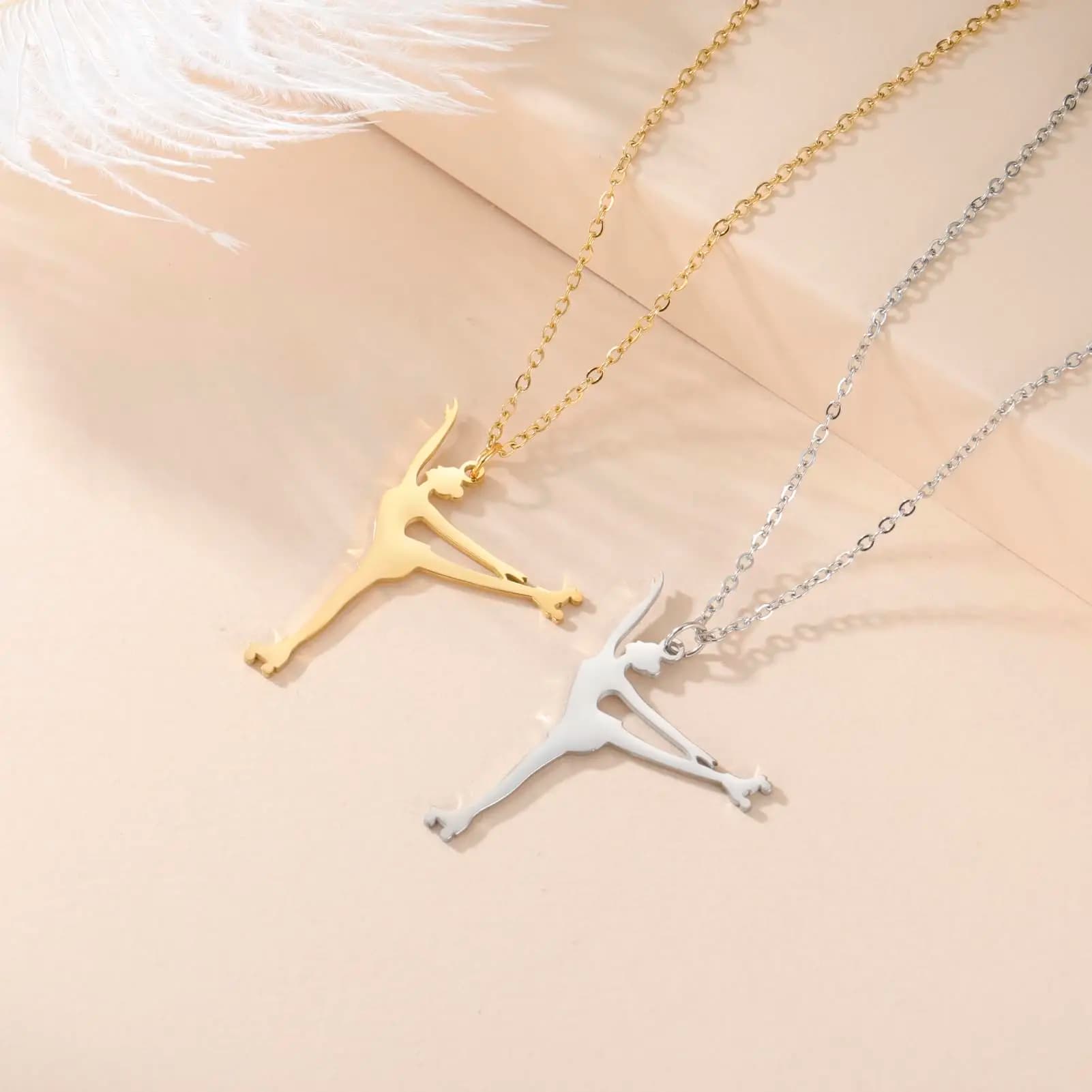 Dreamtimes Collana da pattinatore su ghiaccio Ciondolo da pattinaggio Collana con ciondolo sportivo da pattinaggio su ghiaccio Gioielli ispiratori per le donne Amante del pattini