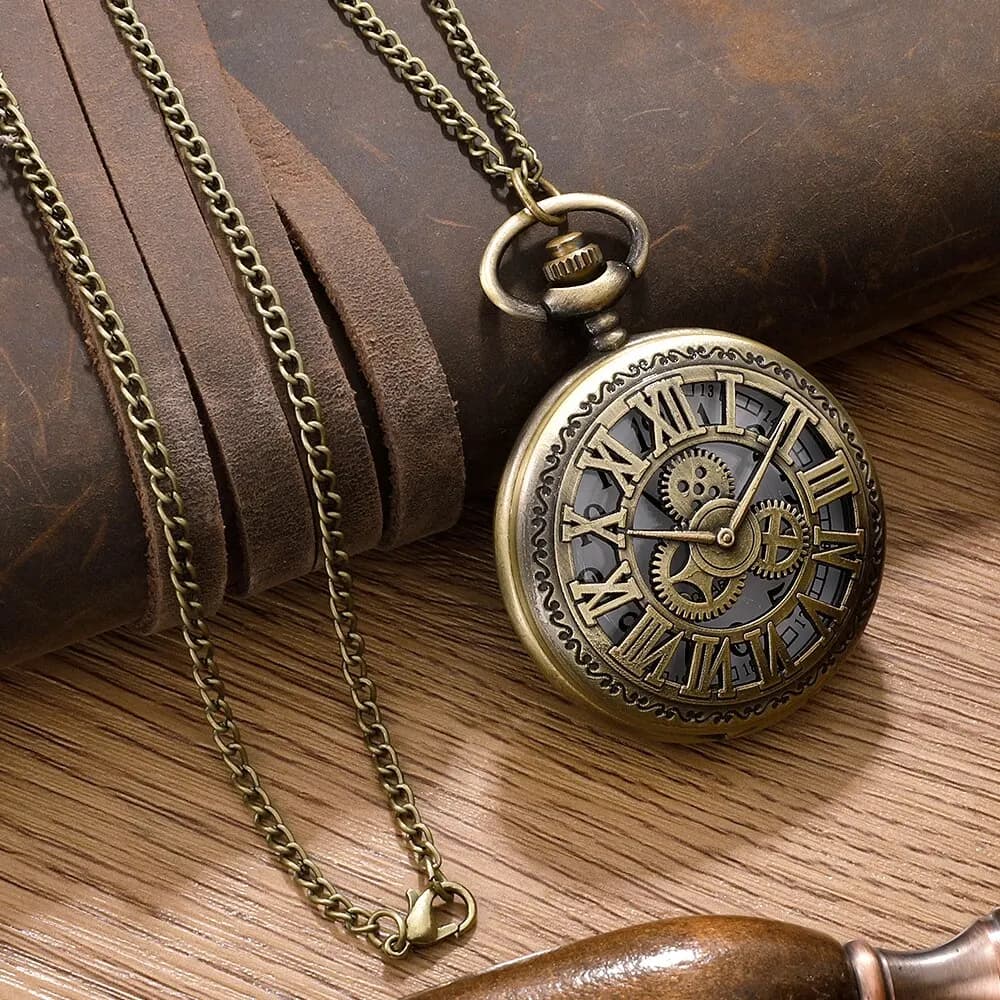 Orologio da Tasca Vintage Steampunk con Numeri Romani, Cassa in Bronzo, Collana con Ciondolo e Catena, per Uomo e Donna
