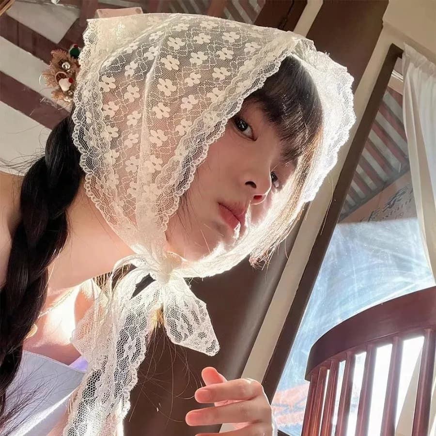White Lace Headscarf Women Floral Hair Kerchief Vintage Triangular Bandana Boho Summer Hair Accessory