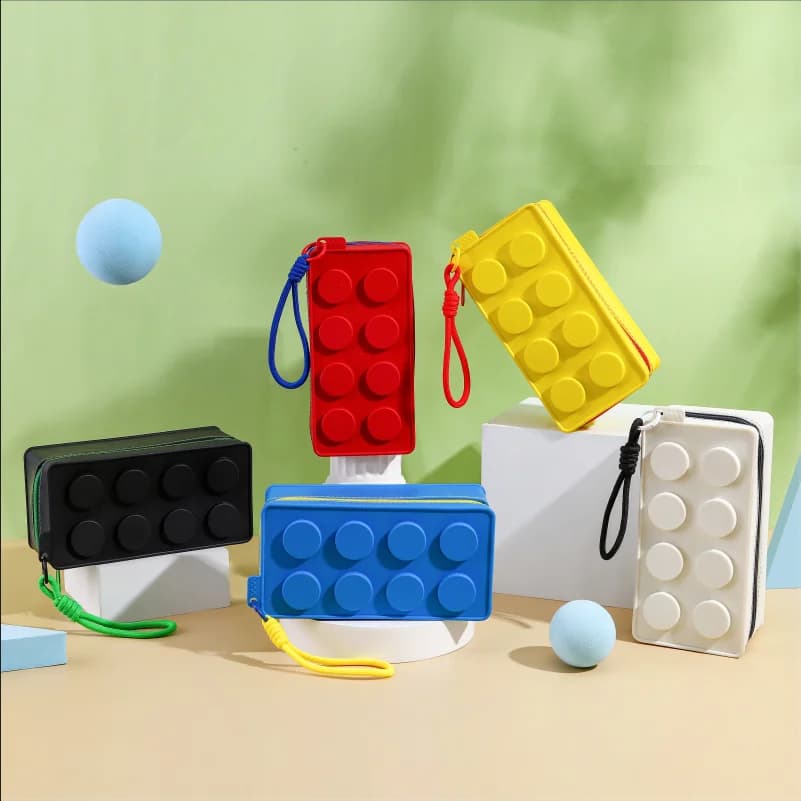 Borsa portaoggetti per penne a forma di blocco di costruzione creativa con corda Organizzatore di cancelleria portatile Astuccio per matite Organizzatore di articoli vari