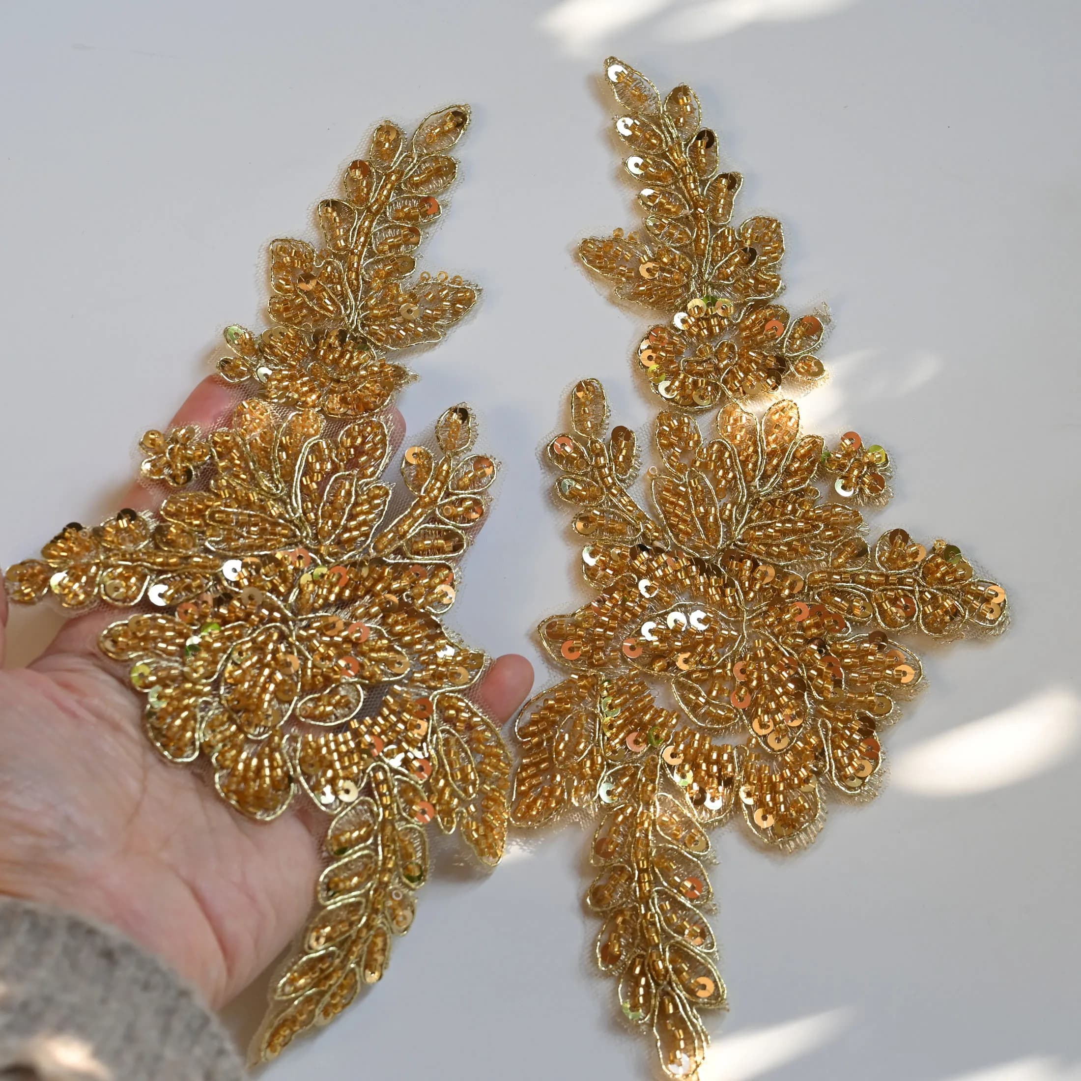 2 pz/set Applique in pizzo ricamato con perline di lusso per abiti da sposa Toppe con strass Ricamo parches ropa accessori per cucire