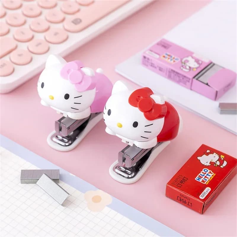 Sanrios Hello Kitty Mini cucitrice Set Hello Kitty Rilegatrice per carta portatile Anime Cancelleria per ufficio Materiale scolastico Regalo