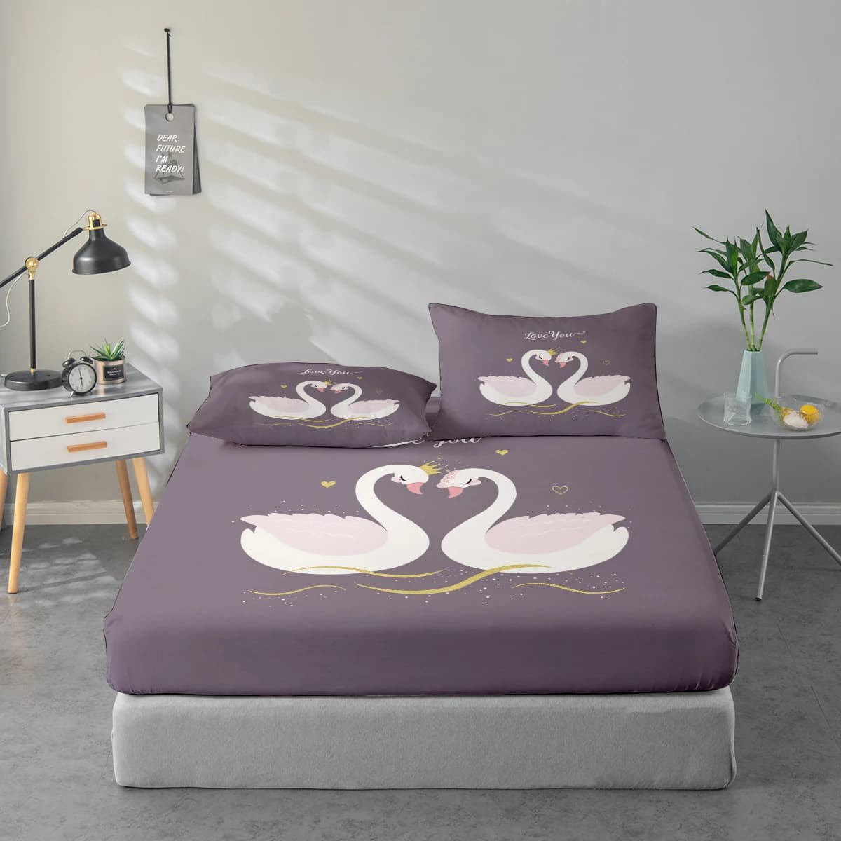 Set di lenzuola con stampa Love You Swan, coprimaterasso e federa coordinati, lenzuola stampate ad alta definizione, include 1 lenzuolo con angoli + 1 o 2 federe (1 federa per 60*100cm e 2 federe per 72*132cm, le altre misure sono 2 federe), adatto per camera da letto e stanza degli ospiti, biancheria da letto in poliestere ultra morbido, lavabile in lavatrice, utilizzabile in tutte le stagioni.