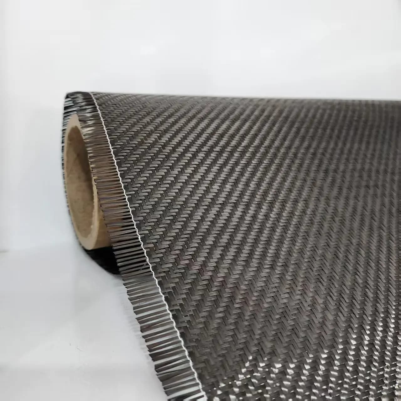 3K 240gsm Striped Twill Carbon Fiber Fabric Roll, Lightweight Double Faced Cloth for Luggage, Car Parts and Outdoor Shoe Industr