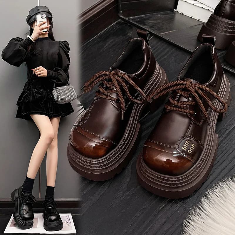 Scarpe singole da donna con suola spessa scarpe in pelle con altezza crescente da donna primavera 2025 nuovi mocassini alla moda