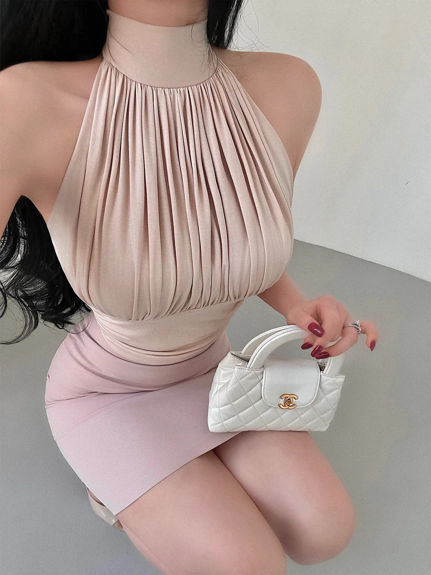 Sexy Pure Desire Backless Folded Waist Slimming Top with Chest Pad Hanging Neck Design for Young Girls Daily Wear T-shirt