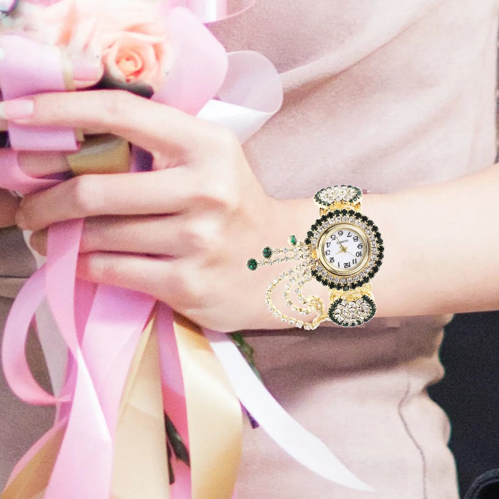 Women Quartz Watch Decorative Alloy Band Leisure Wristwatch Simple Elegant Fashionable for Daily Wear Party School