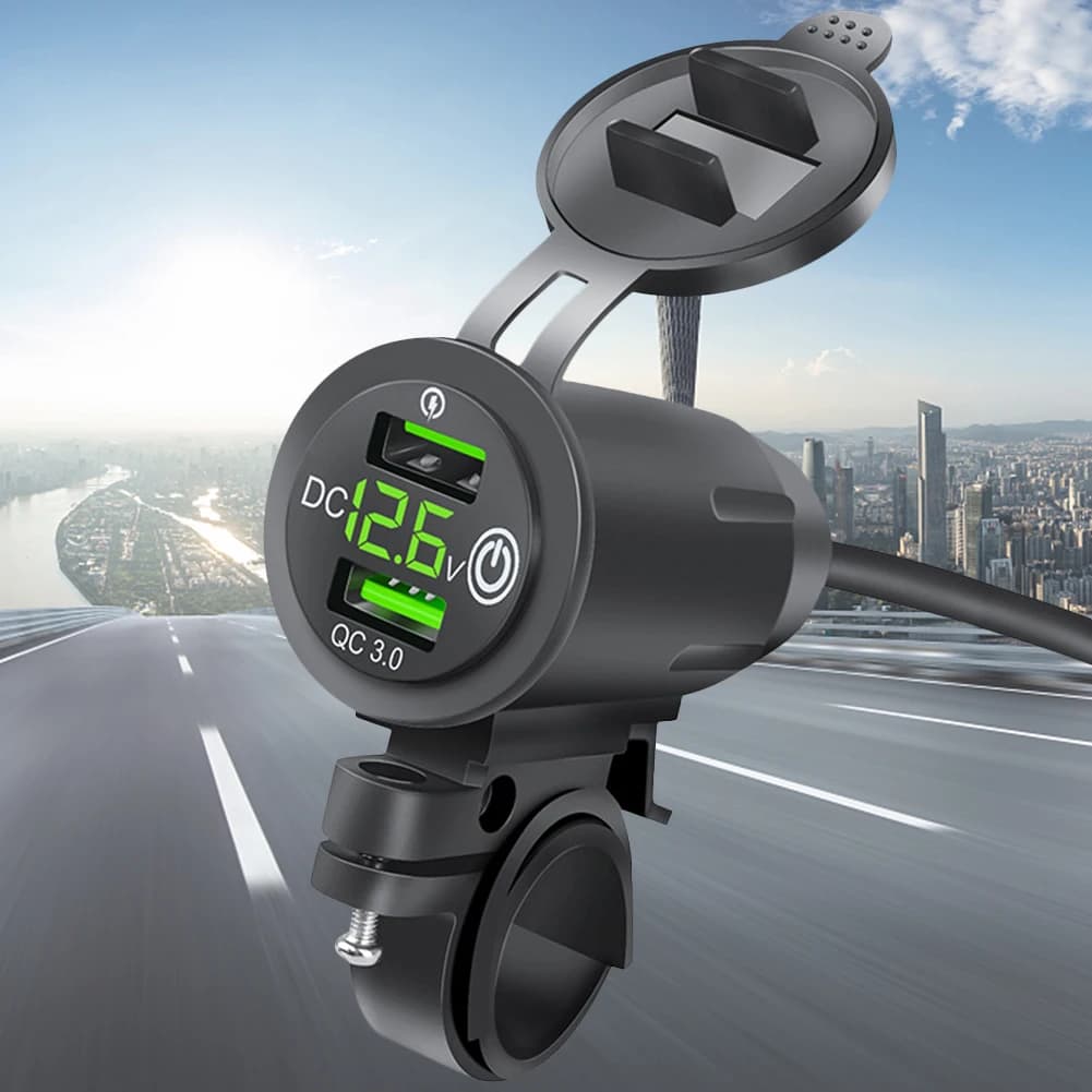 Caricabatteria per auto per rack per manubrio da pilota Presa per caricabatteria per auto doppia USB con display di tensione Multiprotezione per caricabatterie per manubrio per moto