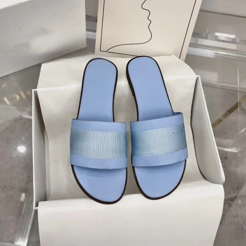 Nuovi Sandali Estivi 2026 da Donna con Ricamo a Lettere, Punta Tonda, Suola Piatta, Cinturino Singolo, Scarpe Casual da Spiaggia e Outdoor