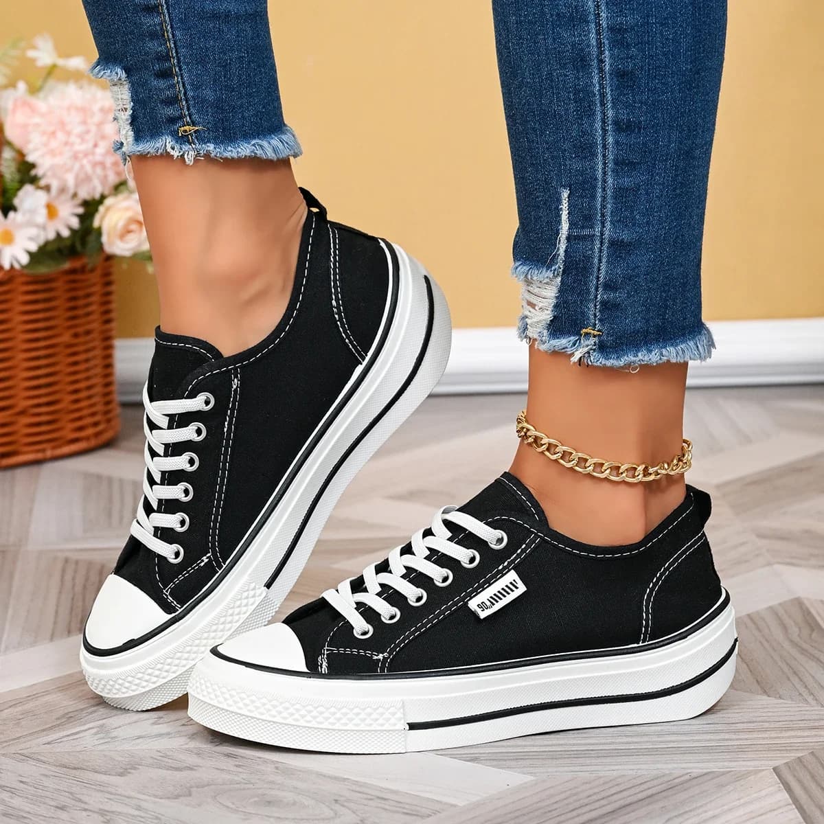 Fashion Candy Color New Casual Women's Sneakers 2026 New Solid Color Comfortable Thick Soled Shoes for Women