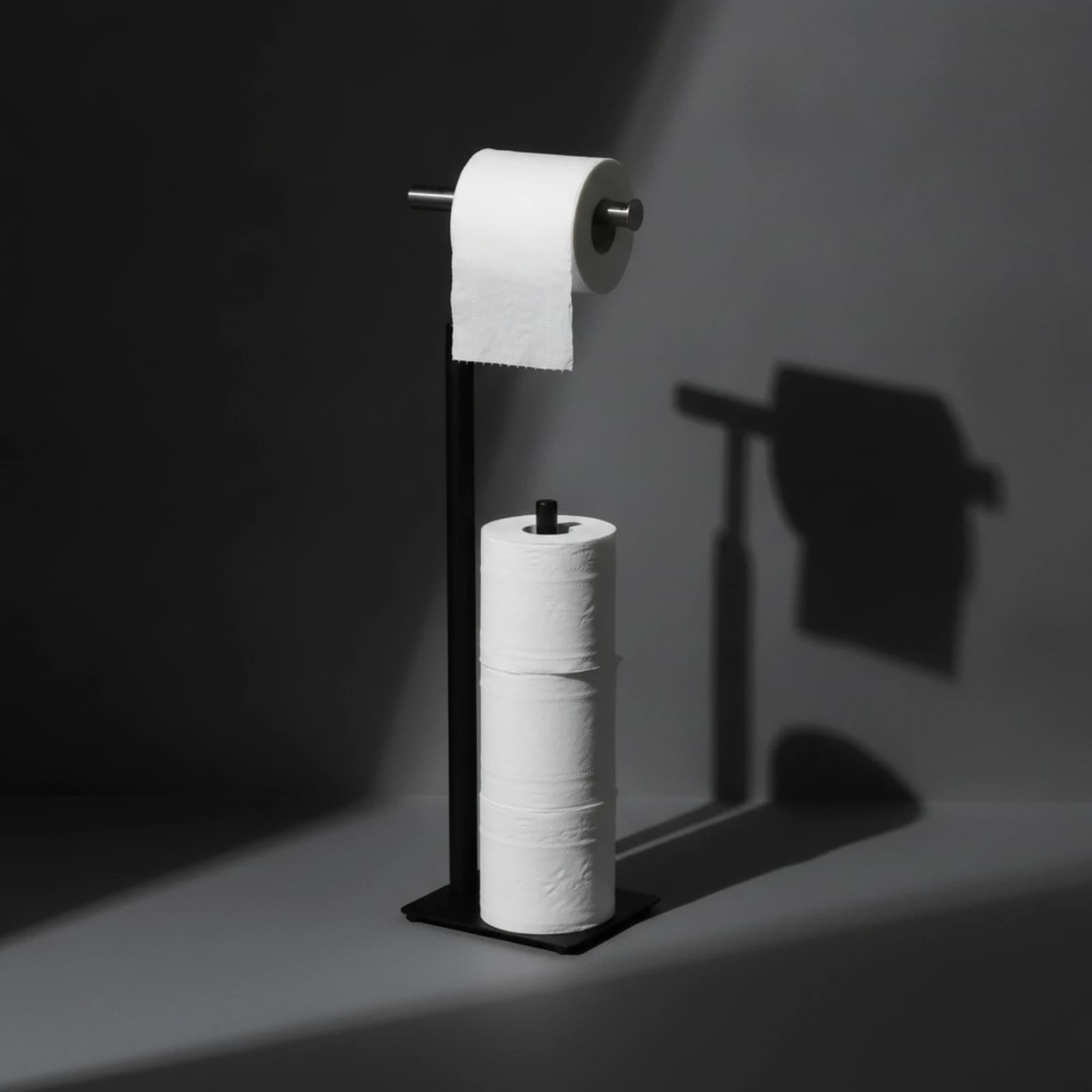 Freestanding Bathroom Tissue Holder Space-Saving Toilet Roll Stand Bathroom Tissue Holder Practical Hardware Portable