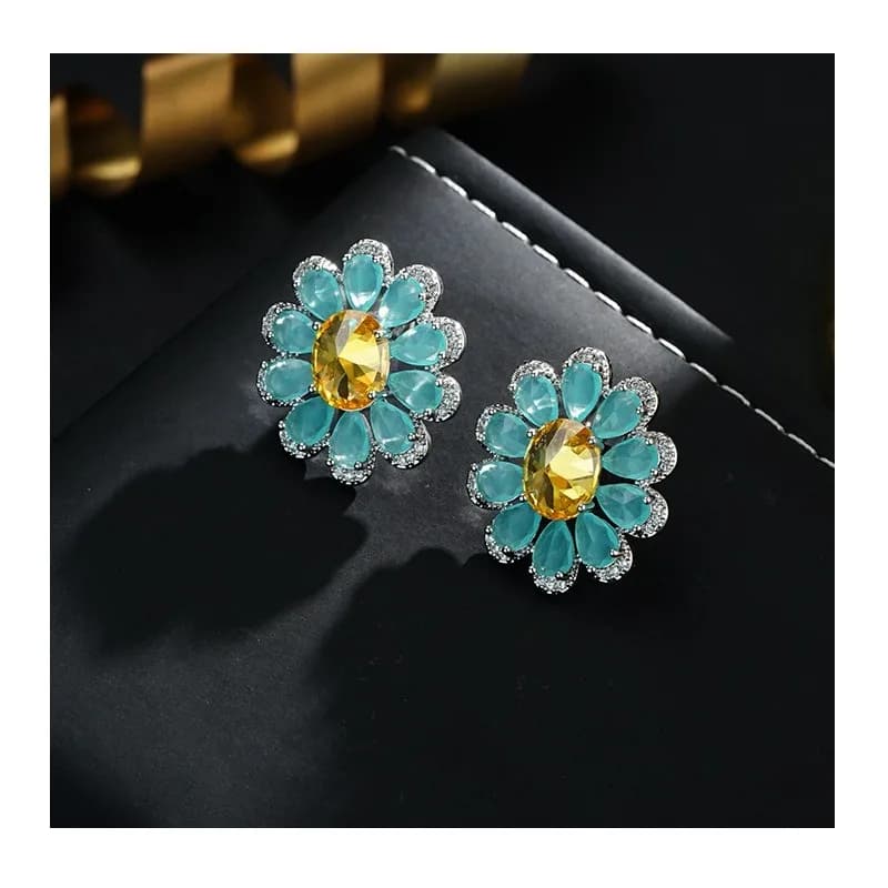 Heavy-duty Light Luxury Fully Inlaid Zircon Fresh Floral Stud Earrings, Niche High-end Ultra-shiny Forest Daisy Studs