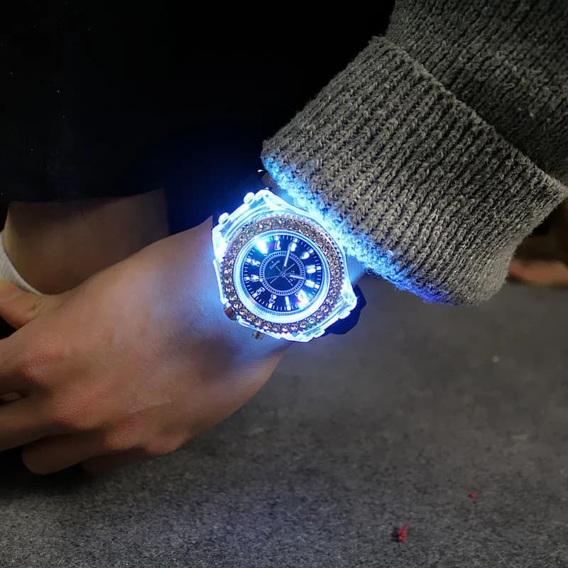 Orologi Luminosi LED con Luce Lampeggiante per Donne, Uomini, Ragazzi e Ragazze, Orologio da Polso in Silicone, Orologio alla Moda con Strass per Bambini, Relogio Saati