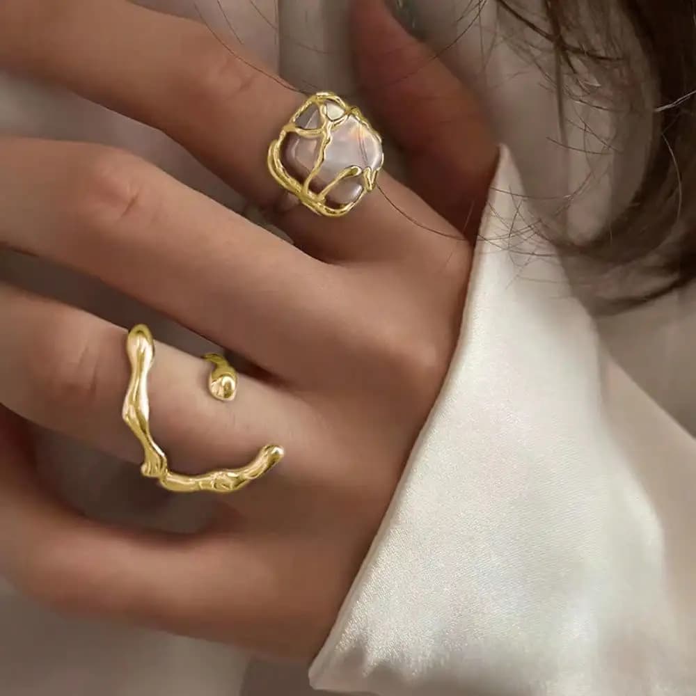 Set di Anelli Minimalisti con Perla a Forma di Luna Irregolare, 2 Pezzi Impilabili, Gioielli di Lusso Leggero per Donna