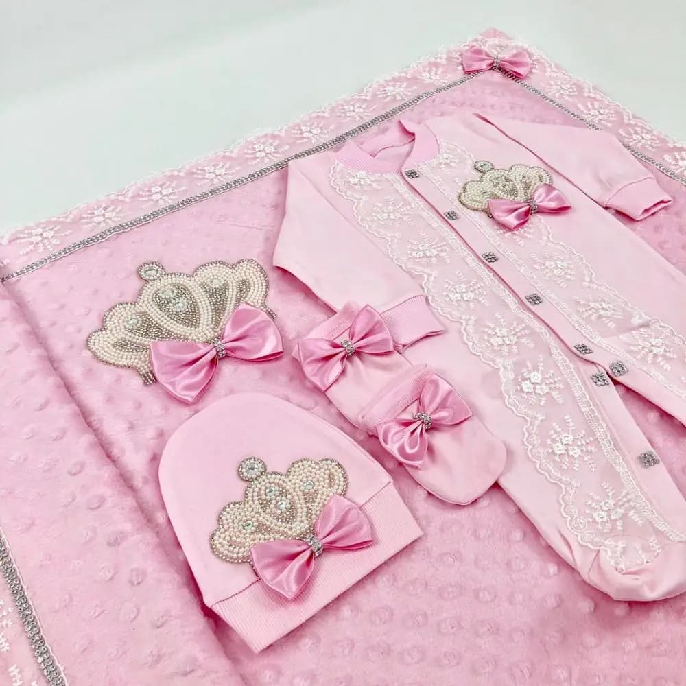 Dollbling Abiti per neonato 5 pezzi Coperta per ricezione in cotone Nome Corona personalizzata Gioielli Ali angolari Pagliaccetto di benvenuto a casa