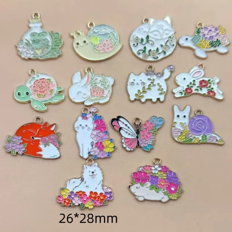 10 Pezzi Ciondoli Smaltati a Tema Cartoni Animati (Coniglio, Tartaruga, Lumaca, Gatto) per Orecchini, Portachiavi, Bracciali, Collane e Accessori Gioielli Fai da Te