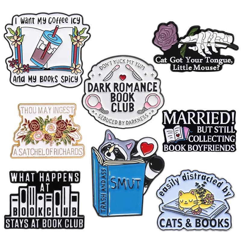 Libro Bookworm Club Spille smaltate Cartoon Dark Romance Cat Coffee Smut Reader Spilla da lettura Distintivo da bavero Regali di gioielli