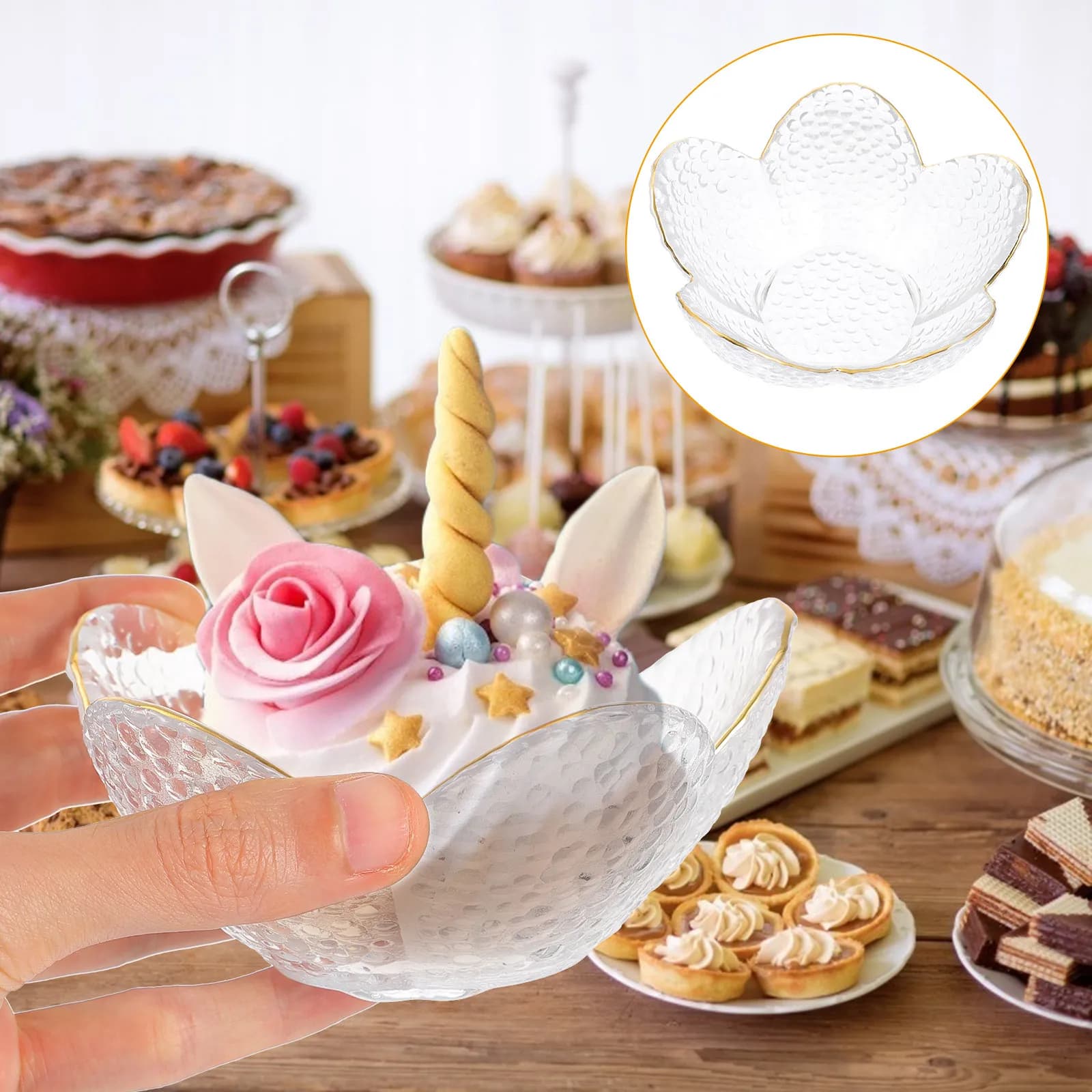 Ciotola in Vetro a Forma di Loto con Bordo Dorato, Elegante Contenitore per Dessert, Vassoio per Insalata, Piatto di Servizio per Casa e Scuola