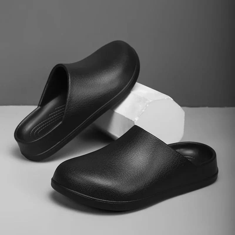 Pantofole da uomo in EVA morbide per la casa all'aperto scarpe casual da donna scarpe da giardino per coppia antiscivolo scarpe da cuoco impermeabili sandali da medico per infermiere