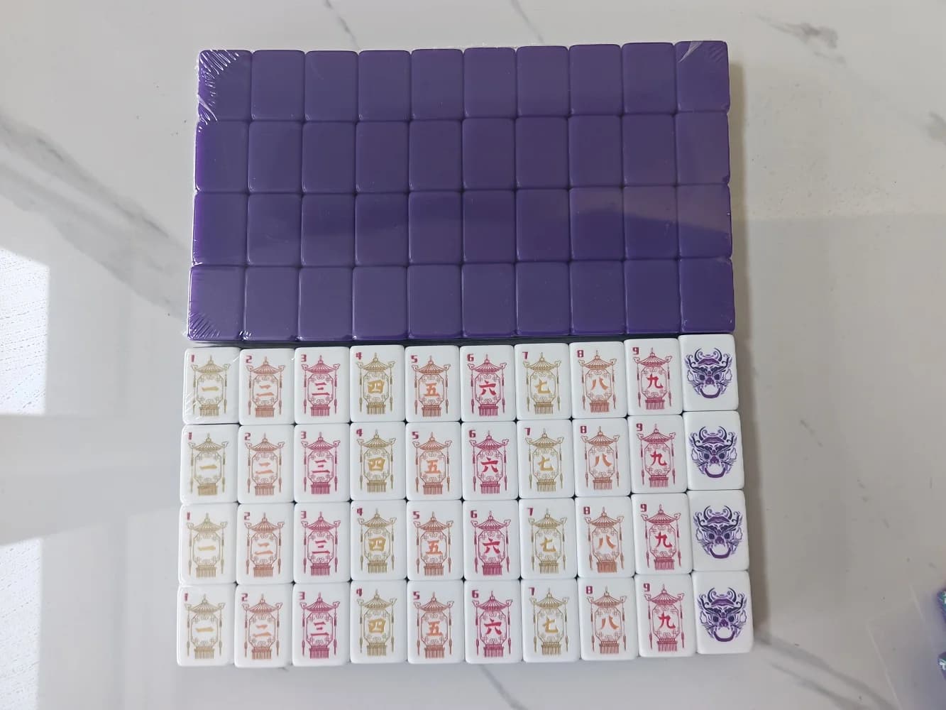 Disponibile Set Mahjong Americano Viola con 160 Tessere in Acrilico a 4 Strati, Gioco Portatile per Casa e Feste, Regalo Sorpresa