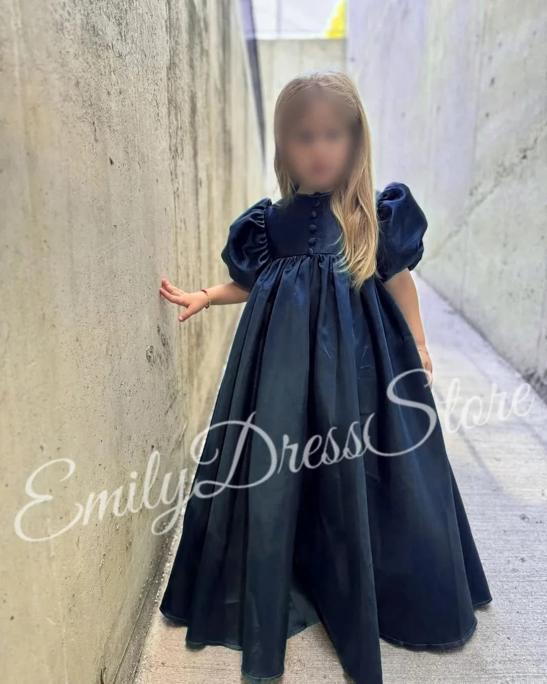 Abito da ragazza di fiore blu navy personalizzato per matrimonio, maniche corte, in raso gonfio, lunghezza del pavimento, compleanno per bambini, abito da prima comunione