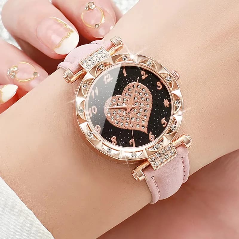 Luxury Vintage Quartz Watch with Heart and Diamond Pattern, Casual and Fashion, Ideal Gift for Women