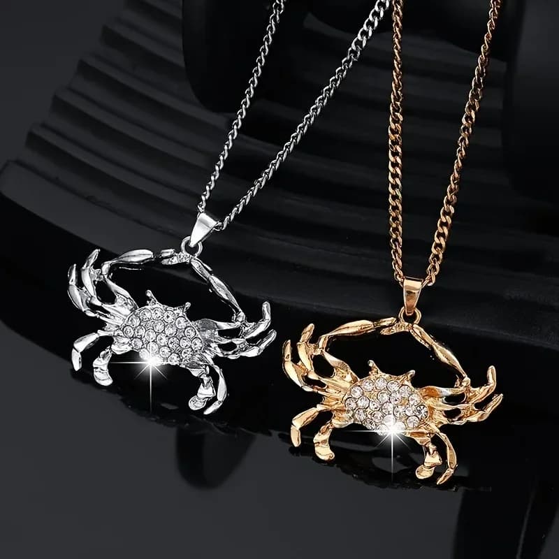 This stylish, minimalist European-style crab-shaped pendant necklace is suitable for both men and women, and is perfect for everyday wear, parties, or as a gift.