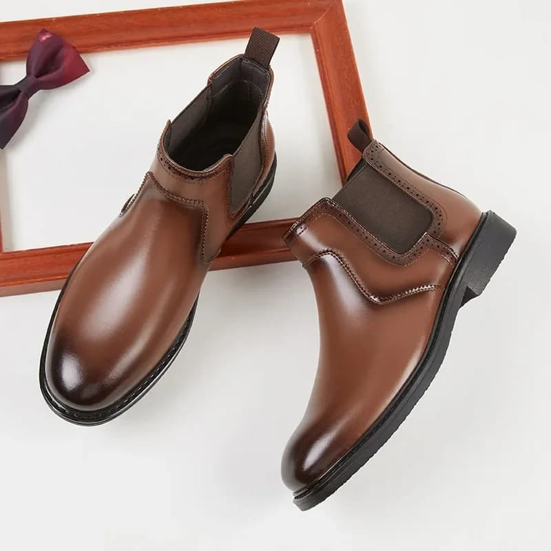 Stivali Oxford in pelle da uomo vintage di lusso fatti a mano 2026 primavera nuova moda stile britannico punta tonda slip on scarpe sociali alla caviglia uomo