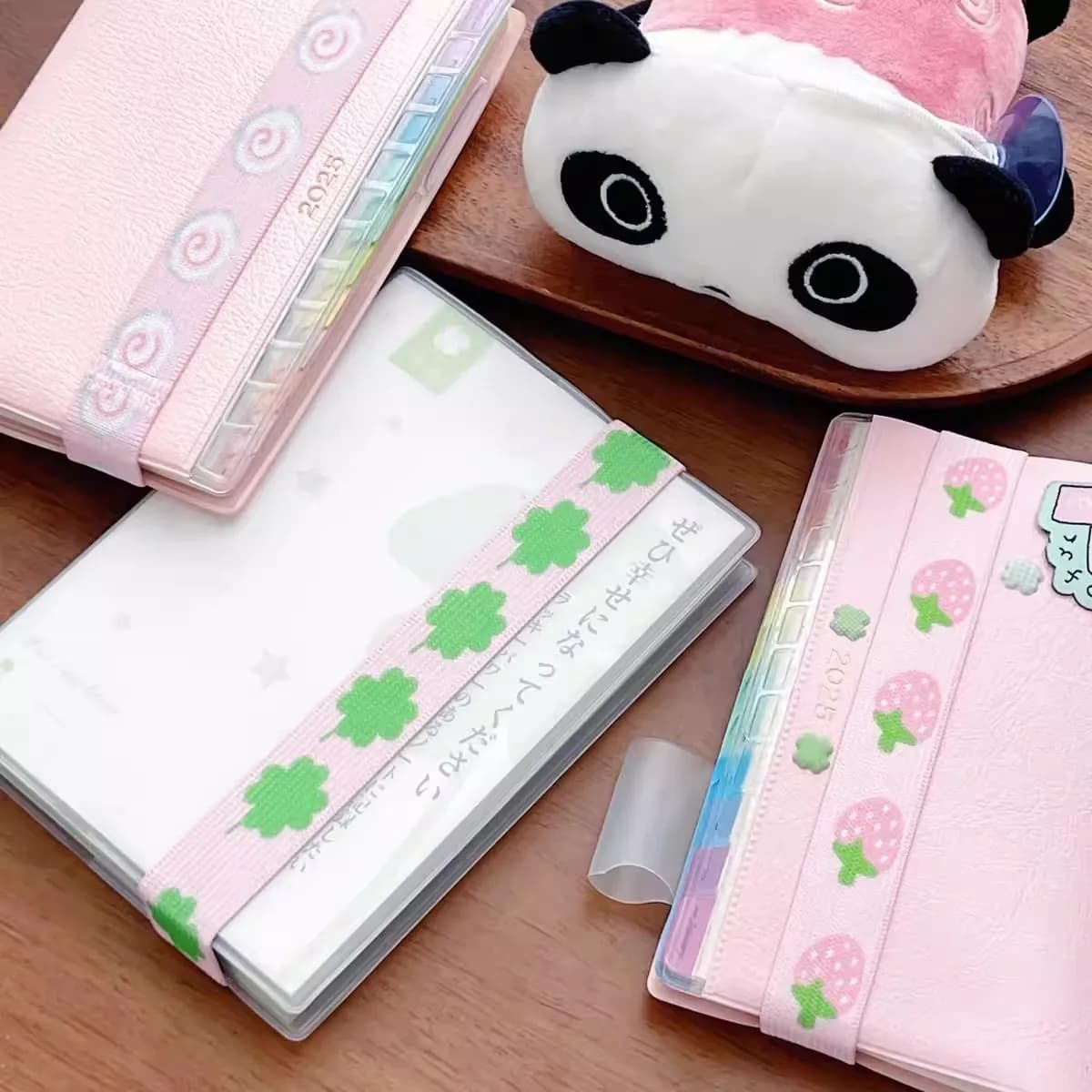 Elastico Bifacciale Kawaii per Quaderno A7 M5, Chiusura Decorativa per Diario/Agenda con Orsetto e Fragola, Accessorio di Cancelleria