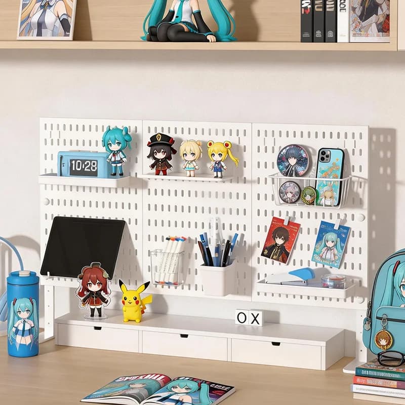 Scaffale portaoggetti a pioli per scrivania da gaming anime, senza foratura, per esposizione di action figure, portachiavi, badge, cancelleria e articoli per fan, con ganci