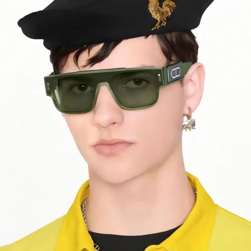Trendy green square frame sunglasses 2024 new fashion stage show sunglasses retro street shooting concave modelling glasses